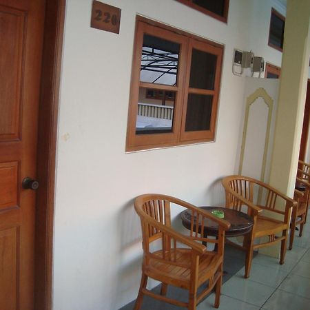 Rosani Hotel Kuta  Exterior photo