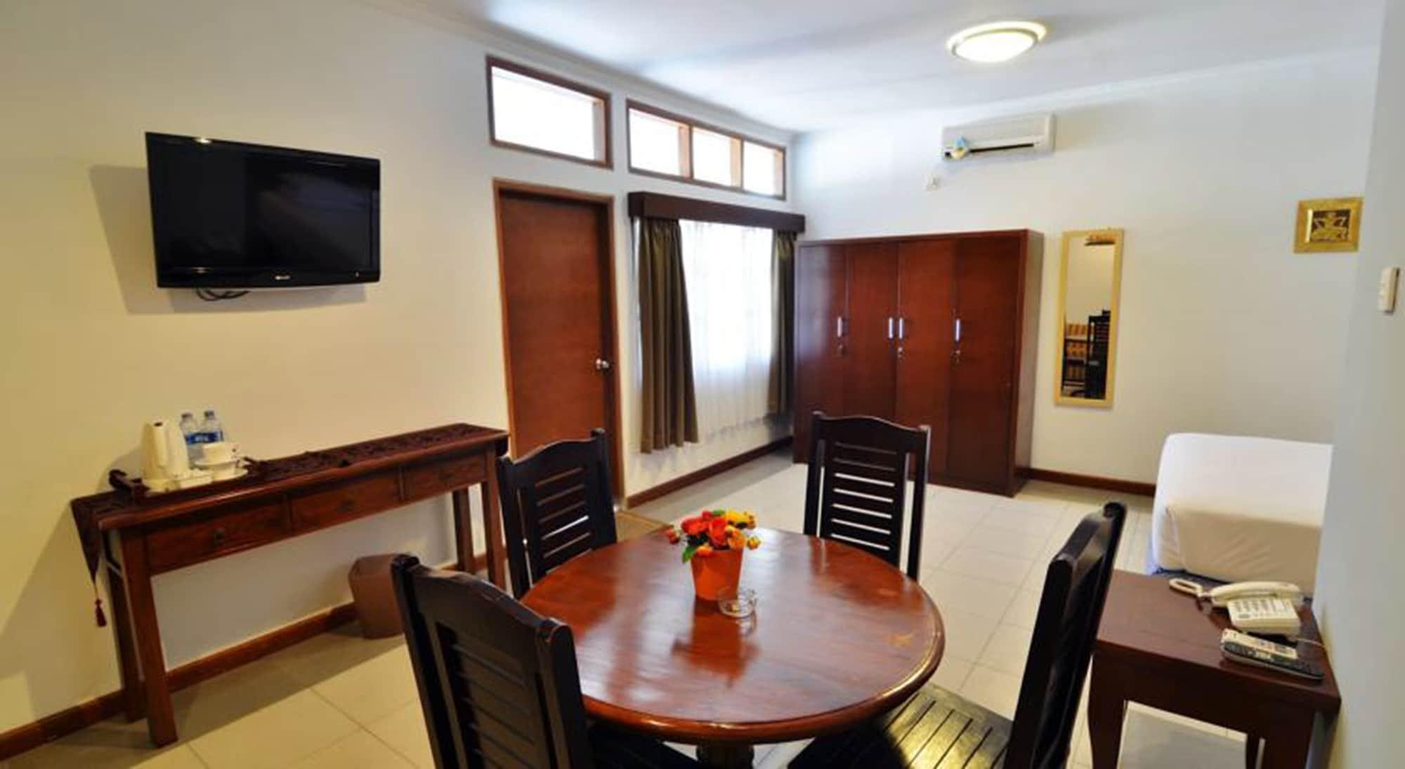 Rosani Hotel Kuta  Exterior photo