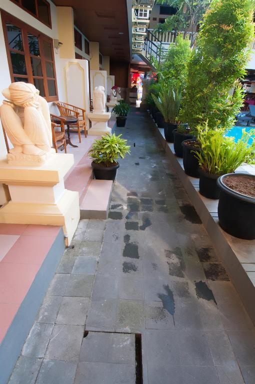 Rosani Hotel Kuta  Exterior photo
