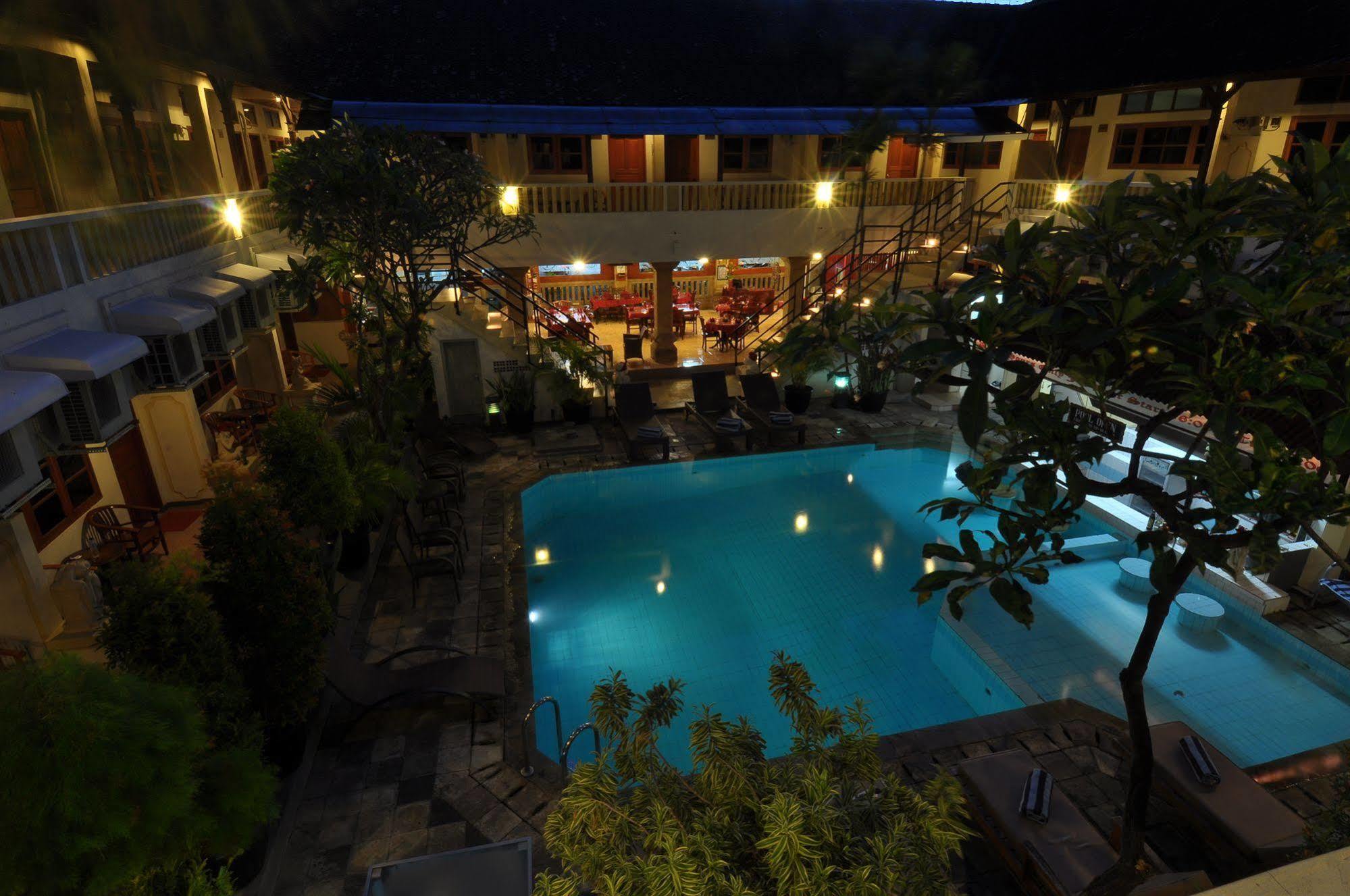 Rosani Hotel Kuta  Exterior photo
