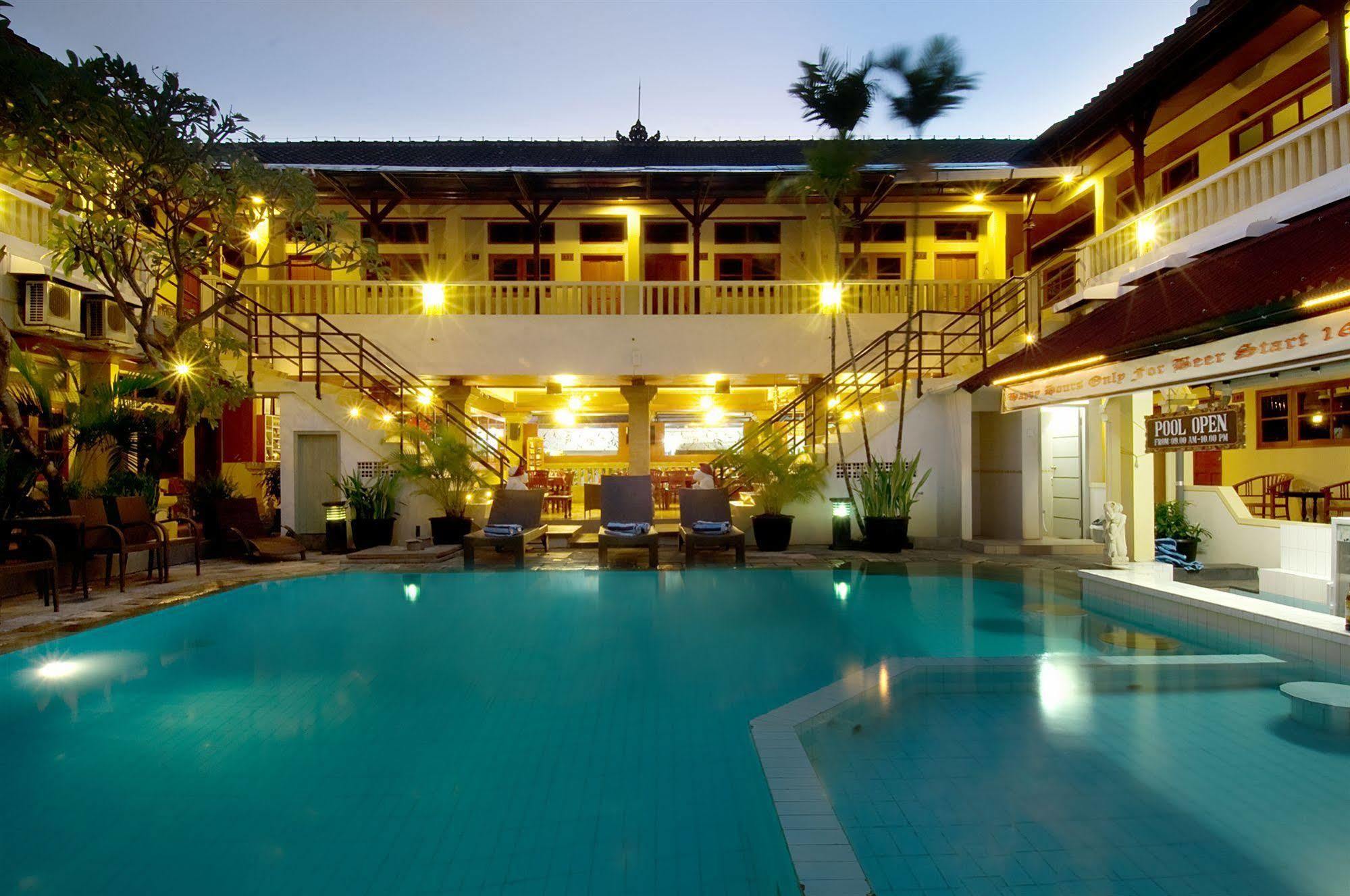 Rosani Hotel Kuta  Exterior photo