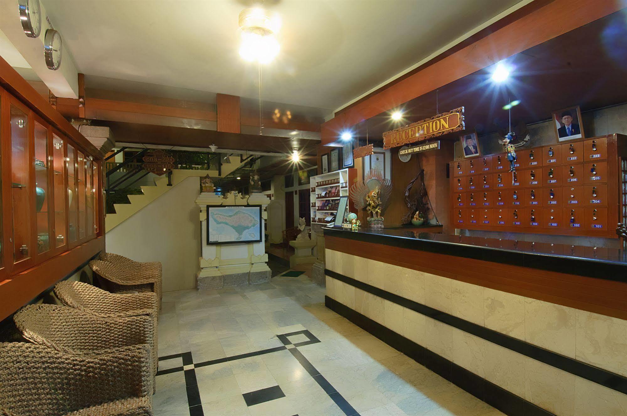 Rosani Hotel Kuta  Exterior photo