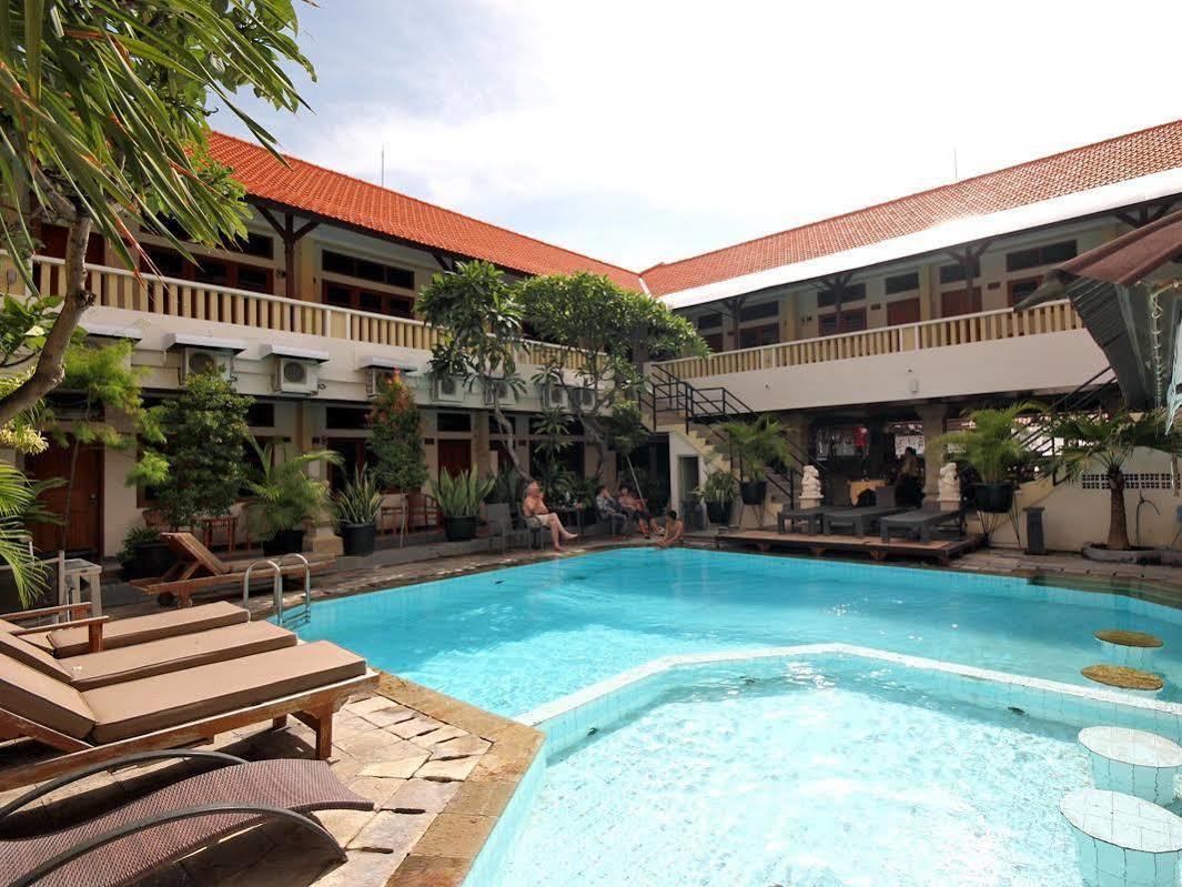Rosani Hotel Kuta  Exterior photo